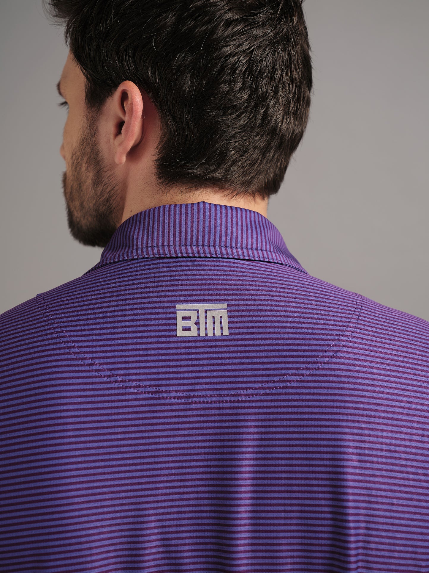 Polo de Golf para Hombre Morado con Rayas Horizontales – Manga Corta