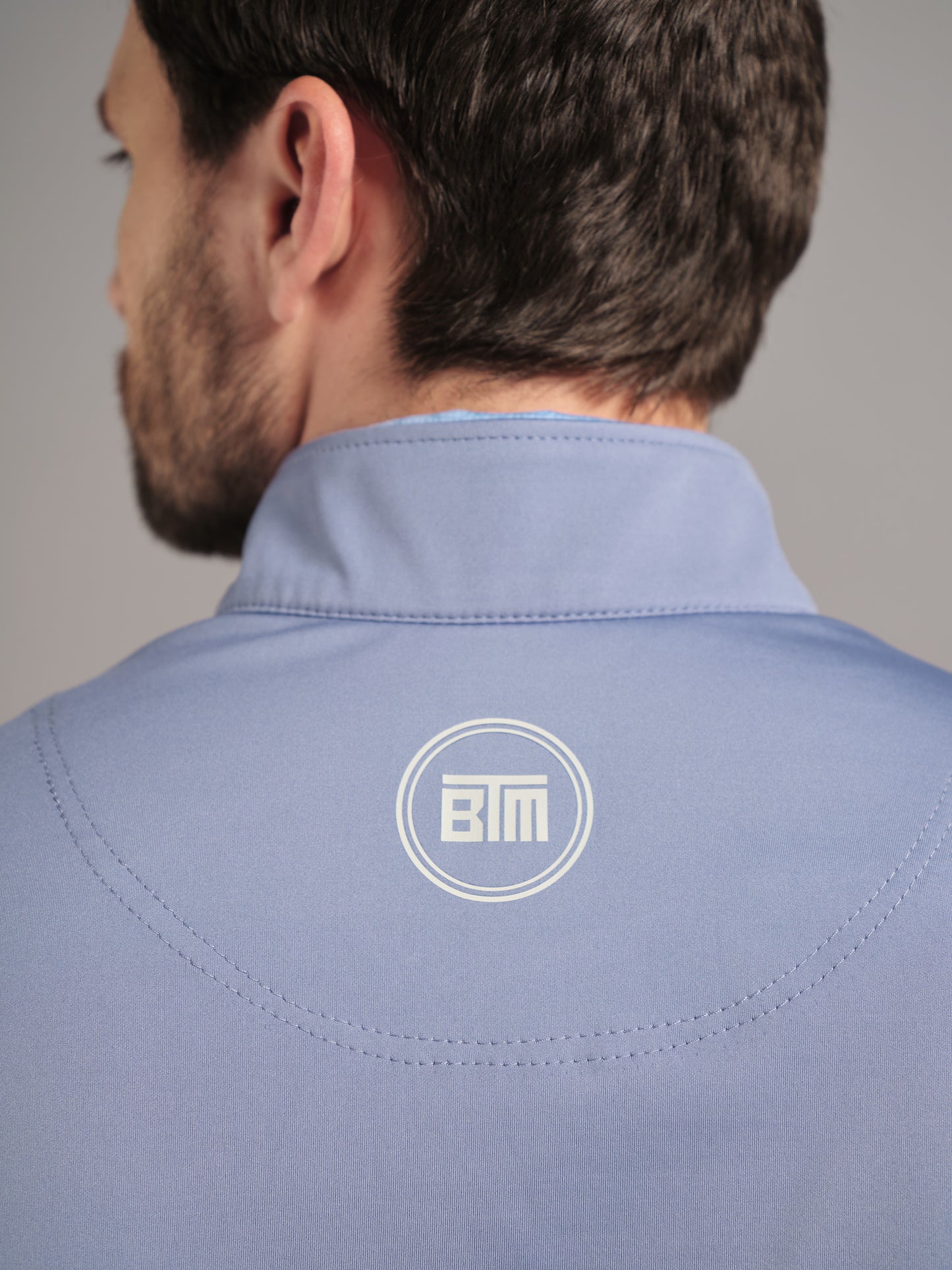 Pullover de Golf para Hombre Azul Clarito – Comodidad y Rendimiento – BTM Golf