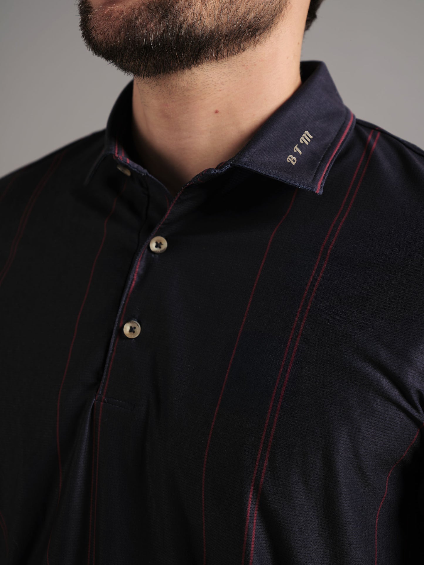 Polo de Golf para Hombre Azul Oscuro con Rayas – Manga Corta